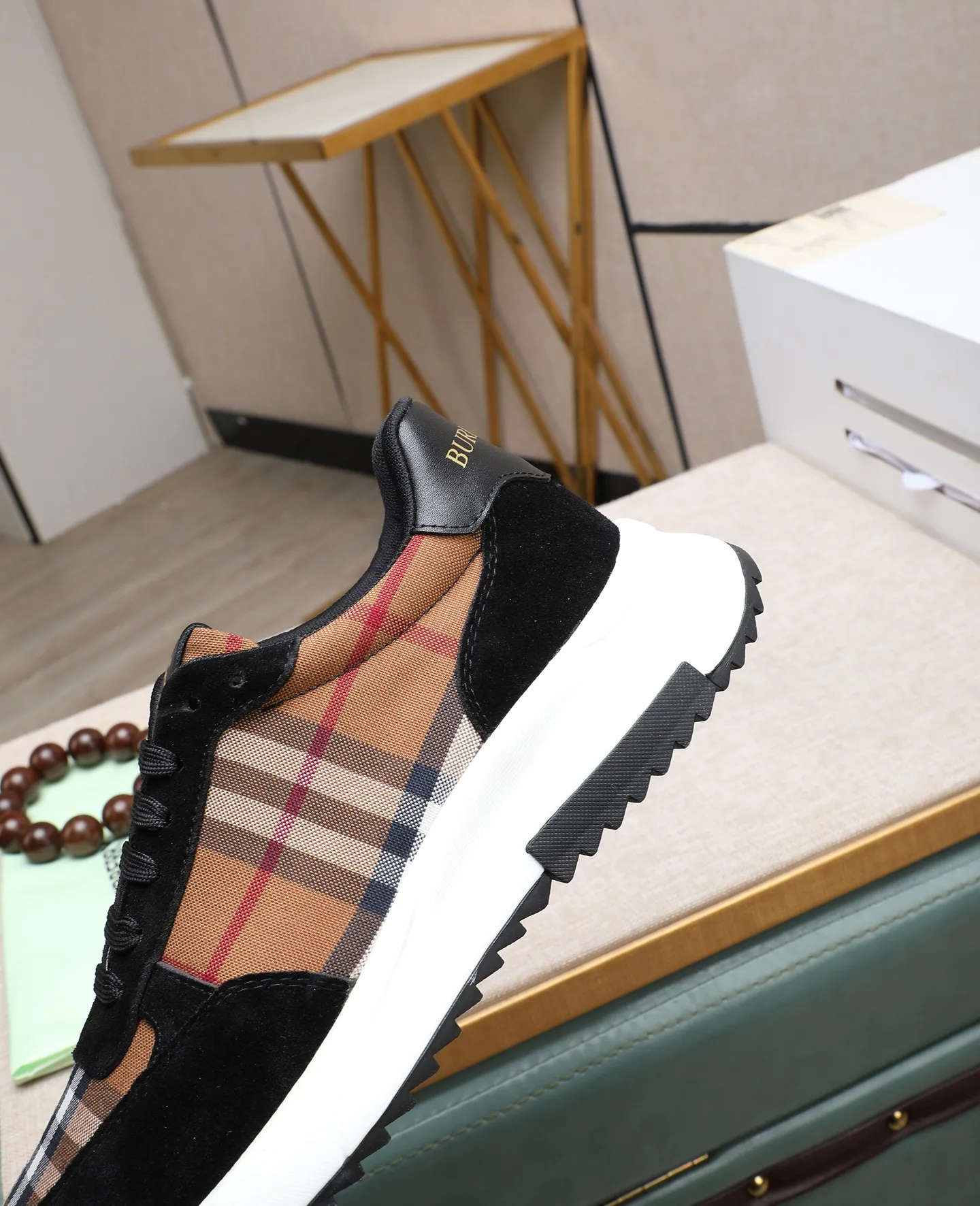 Men's shoes 💰460 ❤️❤️❤️[BURBERRY] Burberry purchasing agent 🔍Men's 🚹New model is synchronized with the official website, the upper is made of imported fabrics, and the lining is genuine leather. Completely 1⃣:1⃣ replica🇮🇹, non-slip and wear-resistant rubber outsole ⚠original factory goods, 🔍🔍high quality, please look at the details, welcome to compare⚠Size: 38-44